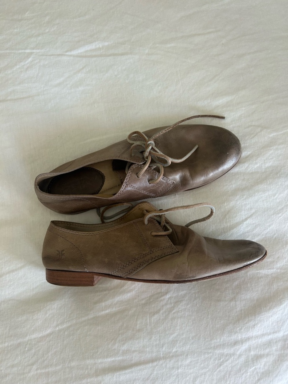 Frye Women's Taupe Leather Lace-Up Oxfords
